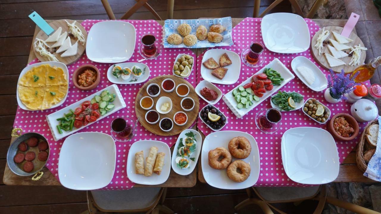 Hotel Fikretbey Konagi à Ayvalı Extérieur photo